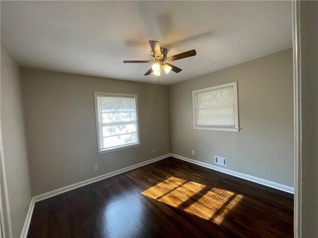 Building Photo - 3043 Glendale Ct