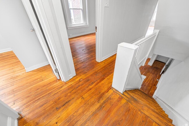 Building Photo - 378 N Evans St