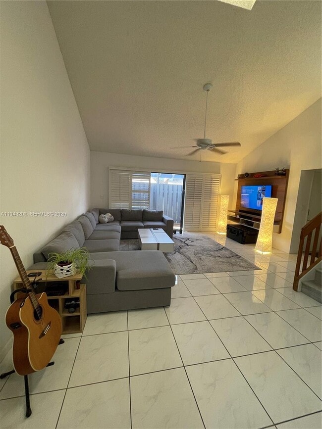 Building Photo - 1625 N 15th Terrace