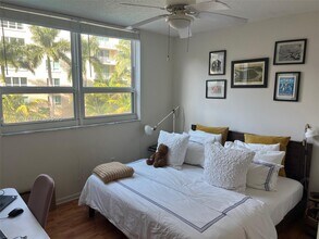 Building Photo - 2000 N Bayshore Dr