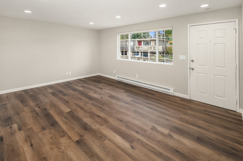 Building Photo - 14314 NE 7th Pl