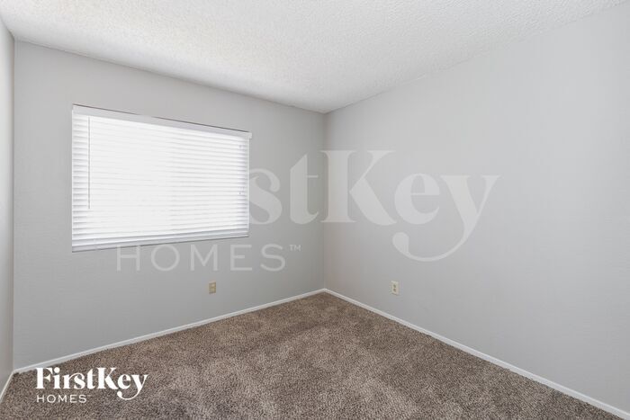 Building Photo - 344 Templeton Dr