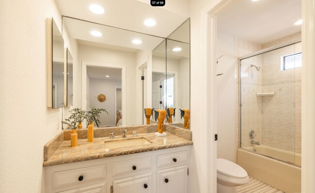 Building Photo - 15 Via Di Roma Walk