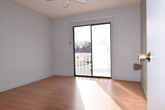 Building Photo - $1,800.00 Move-in-Special