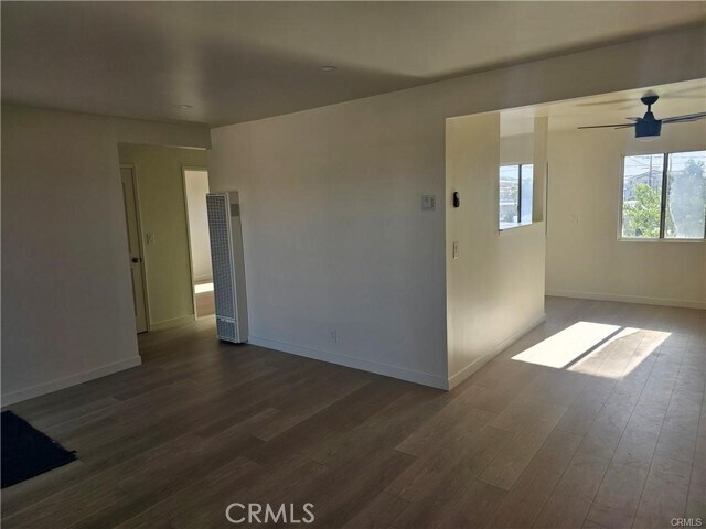 Building Photo - 554 E Hurst St