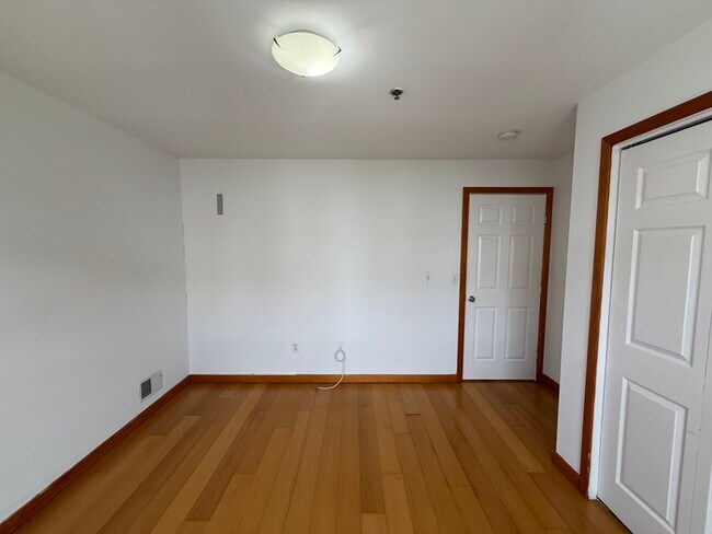 Building Photo - 101-103 Polk St #2, Newark, NJ 07105