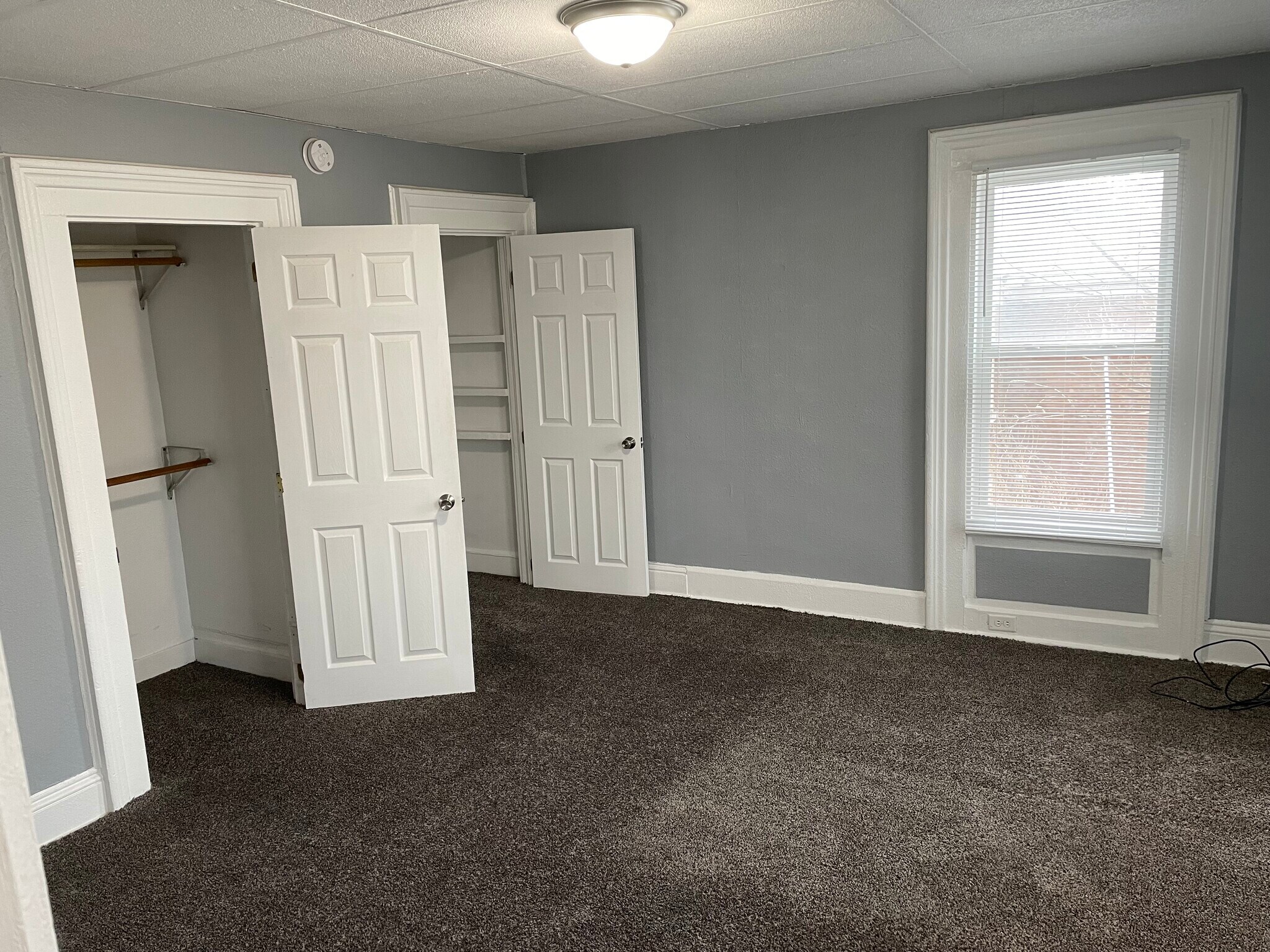 Building Photo - 210 S Woodlawn Ave