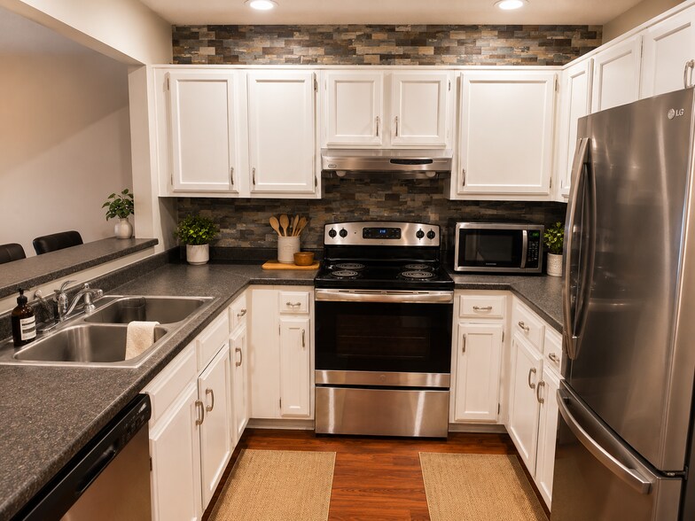 Building Photo - 5162 Laurel Bridge Ct SE