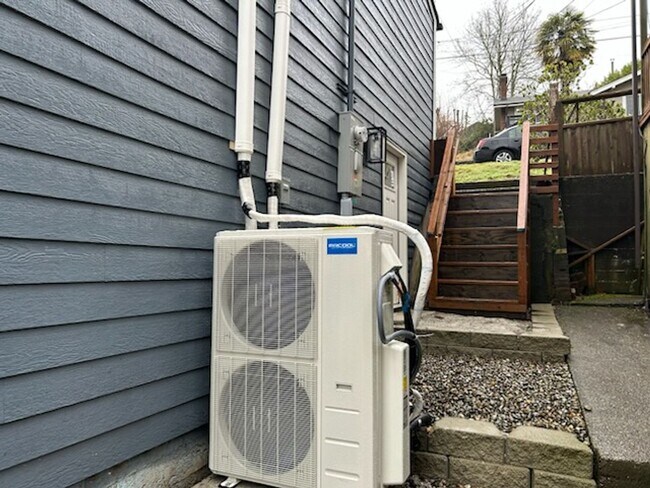 Building Photo - Aberdeen - 3 bedroom, 2 bath remodeled home for RENT!