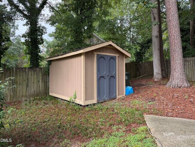 Building Photo - 200 Coachman Dr