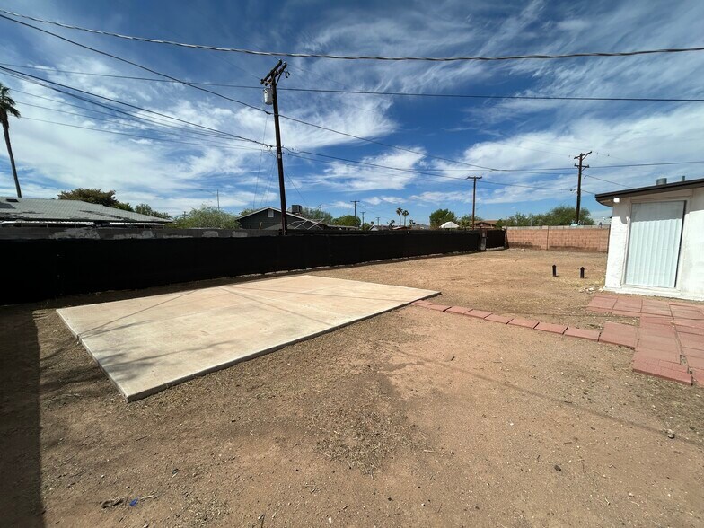 Building Photo - 3062 N 42nd Ave