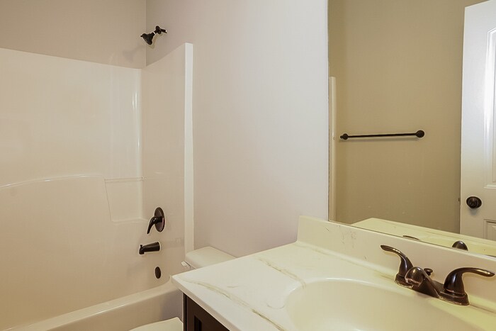 Building Photo - 828 Erika Ln