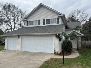 Building Photo - COMING SOON 3 Bedrooms 3 Bathrooms AND A 3...