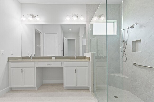 Building Photo - 5579 Liberty Ln