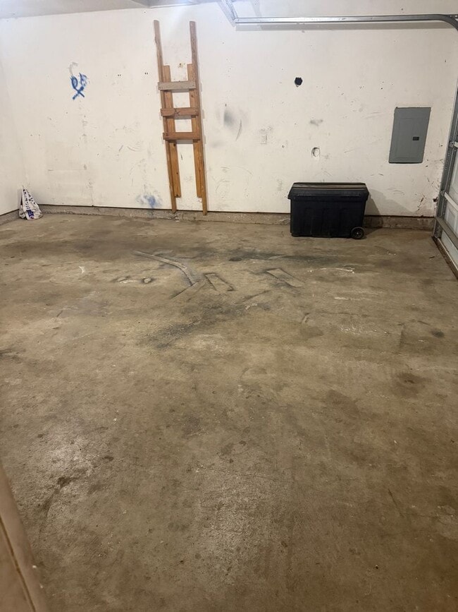 Building Photo - 1128 N Eagle Ln