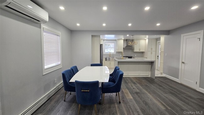 Building Photo - 80-06 209th St