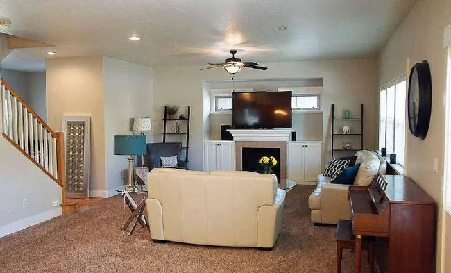 Living Room - 10380 W Breckfield St