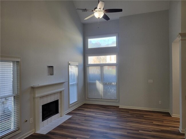 Building Photo - 3001 Rosebrook Dr