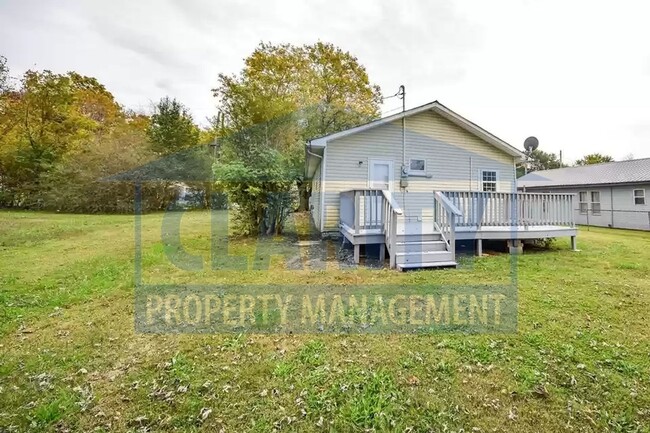 Building Photo - Super cute and cozy 2 bedroom home!