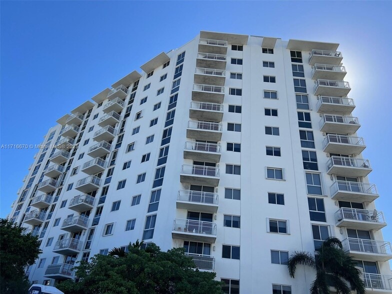 Building Photo - 1688 West Ave