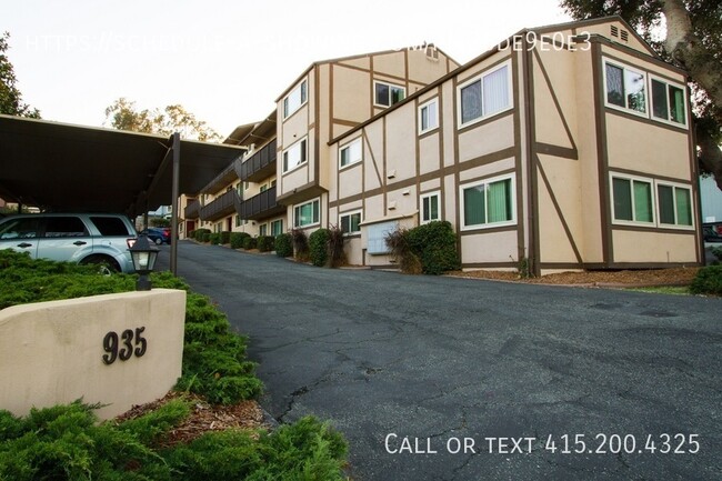 Building Photo - Cat Friendly Downtown Pacific Grove Apartm...