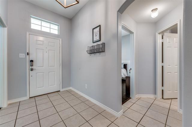 Building Photo - 933 Wenk Ct