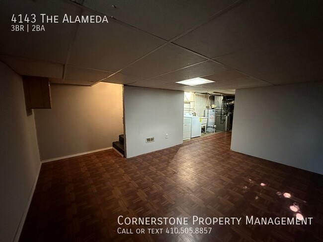 Building Photo - 3 Bed 1.5 Bath | $1500  | 4143 The Alameda...