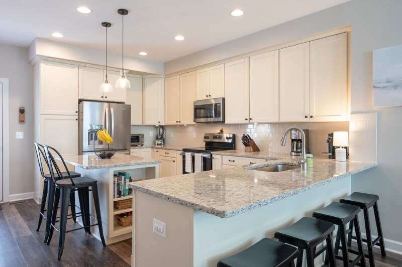 Building Photo - 1054 Old Trail Dr