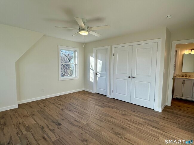 Building Photo - 48 Cedar St