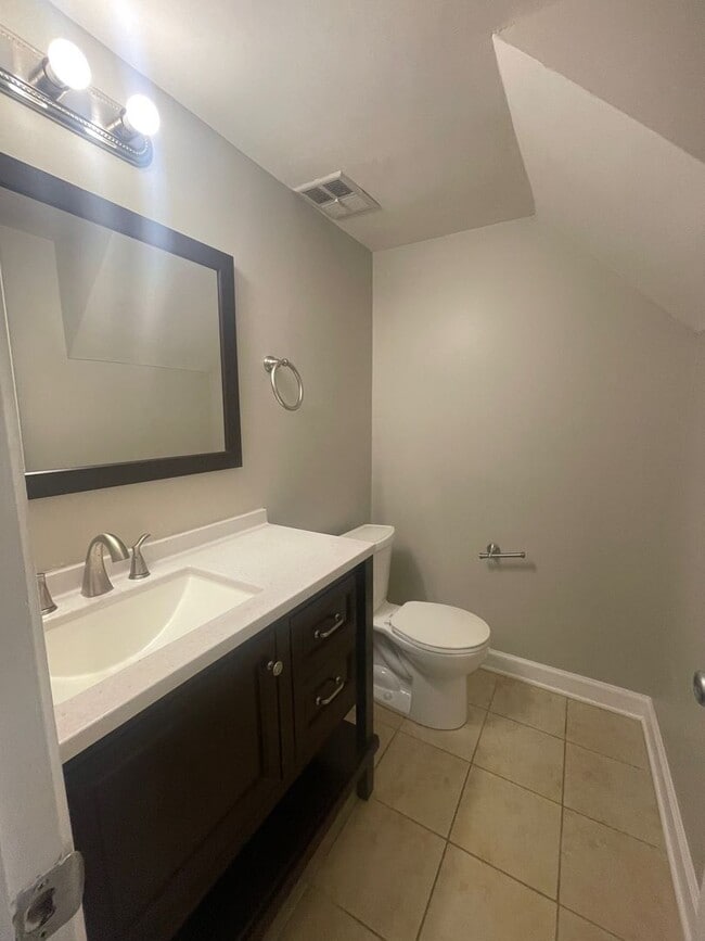 Building Photo - Nice 3Bd/2.5Bth TH in Frederick!!