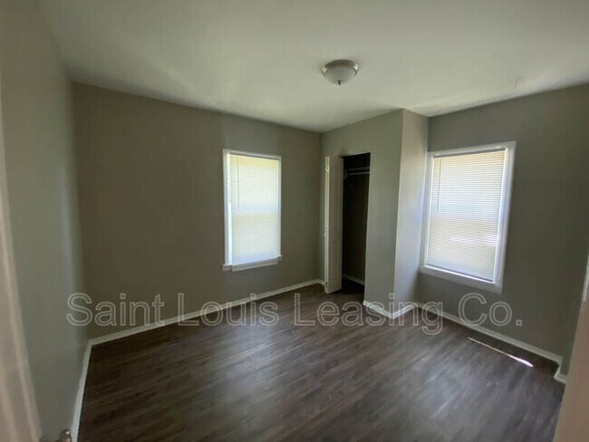 Building Photo - 3745 Dixie Dr