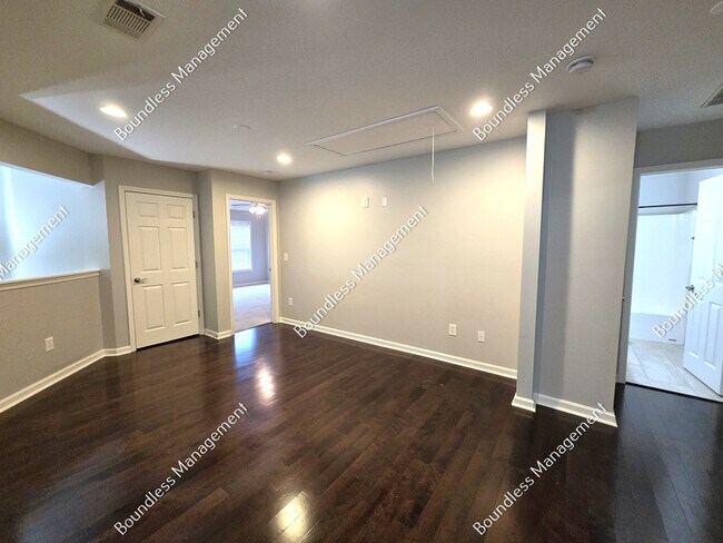 Building Photo - 2014 Ellison Way