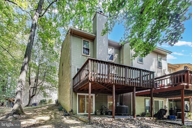 Building Photo - 10726 Pine Haven Terrace