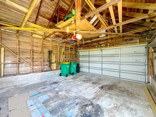 Building Photo - 2811 Indian River Dr