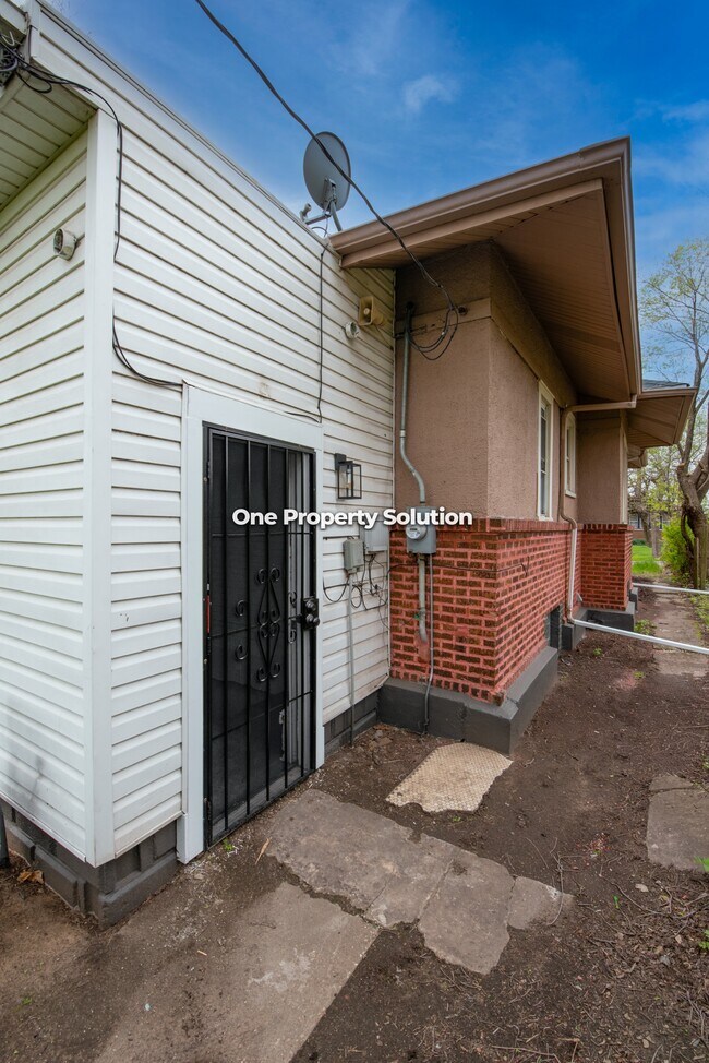 Building Photo - 411 Pierce St