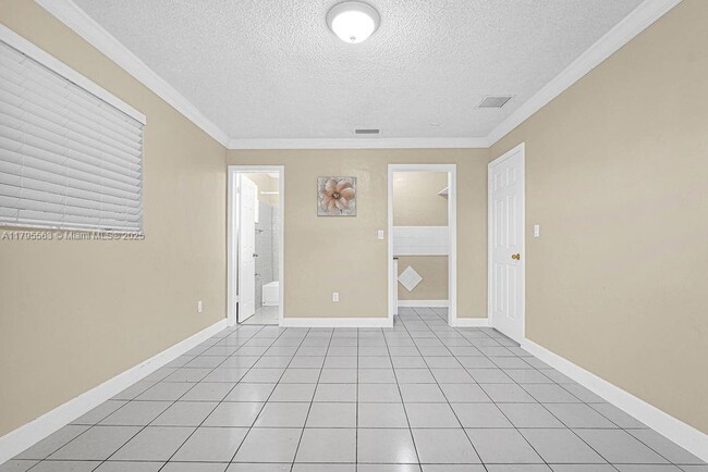 Building Photo - 2400 SW 103rd Ct