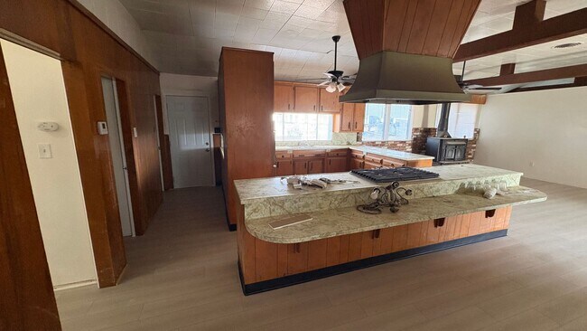 Building Photo - Farm style living