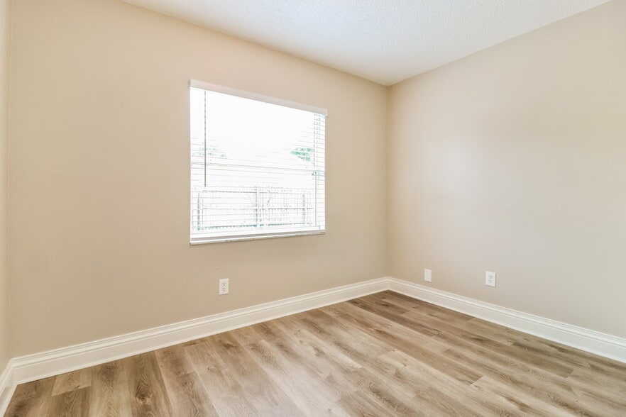 Building Photo - 6828 Swain Ave