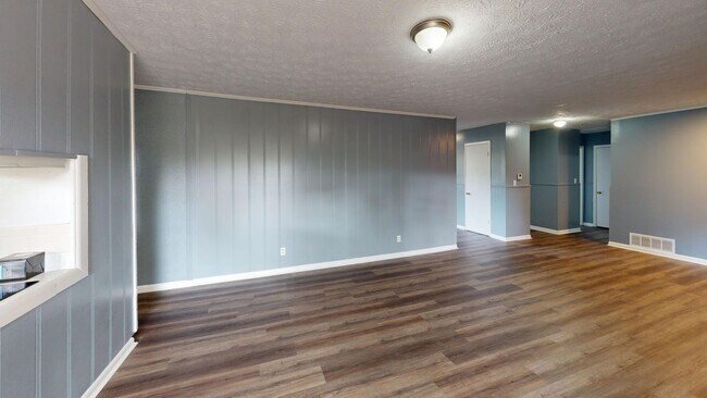 Building Photo - 103 Woodley Ave