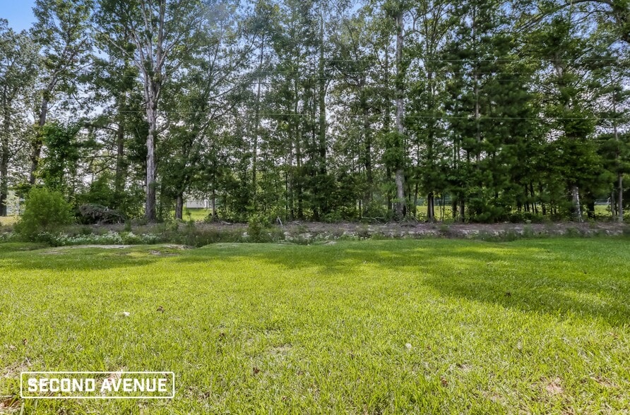 Building Photo - 209 Glenn Oak Dr