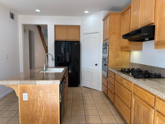 Building Photo - Spacious 4 bed/3 bath home in San Ramon