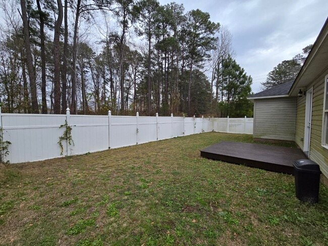 Building Photo - 810 Slidingrock Ln