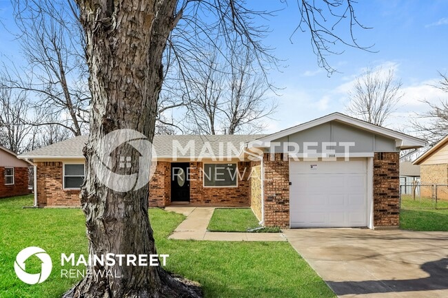 Building Photo - 908 N 5th St