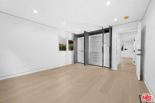 Building Photo - 1211 S Sherbourne Dr