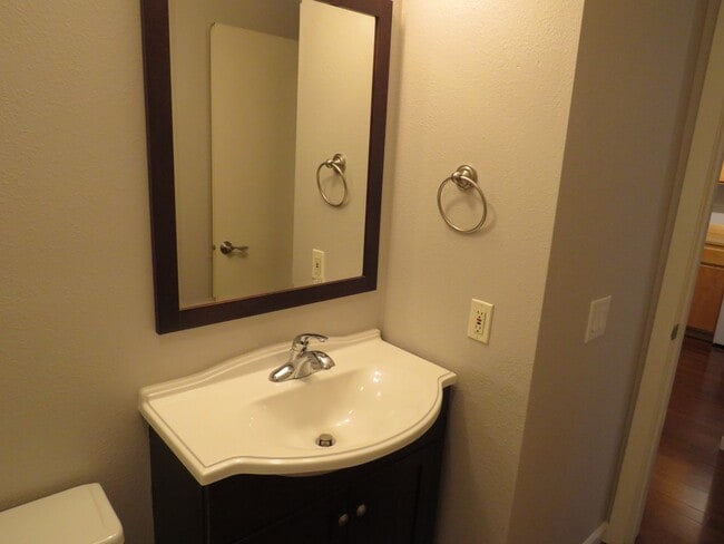 Building Photo - Juanita Townhome in Westwood Village ** 2bed/1.5 bath corner unit with Nice Private Backyard  $21...