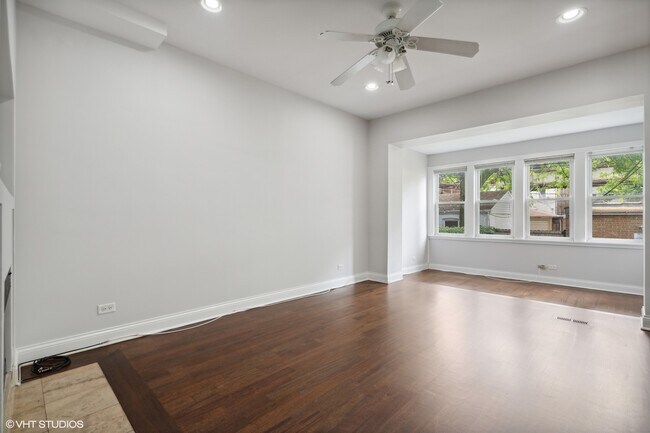 Building Photo - 1307 W Newport Ave