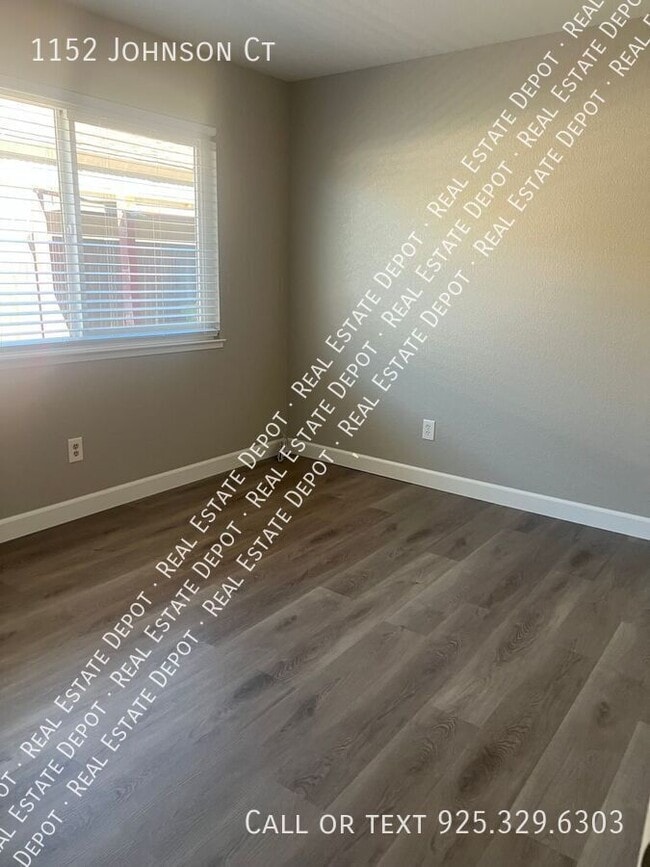 Building Photo - 1152 Johnson Ct