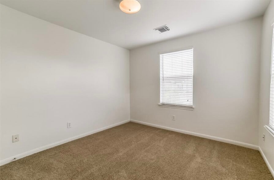 Building Photo - 8126 Montague Manor Ln