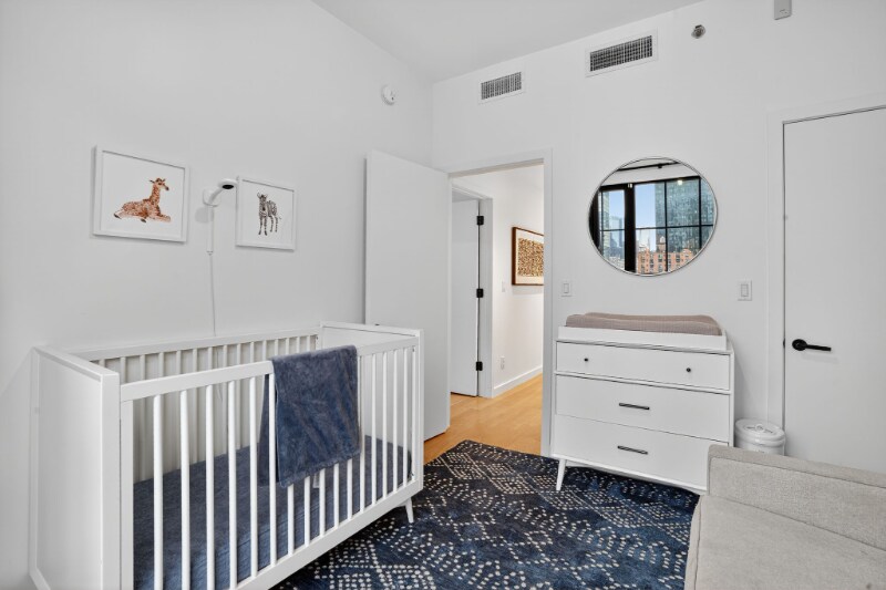 Building Photo - 441 W 37th St