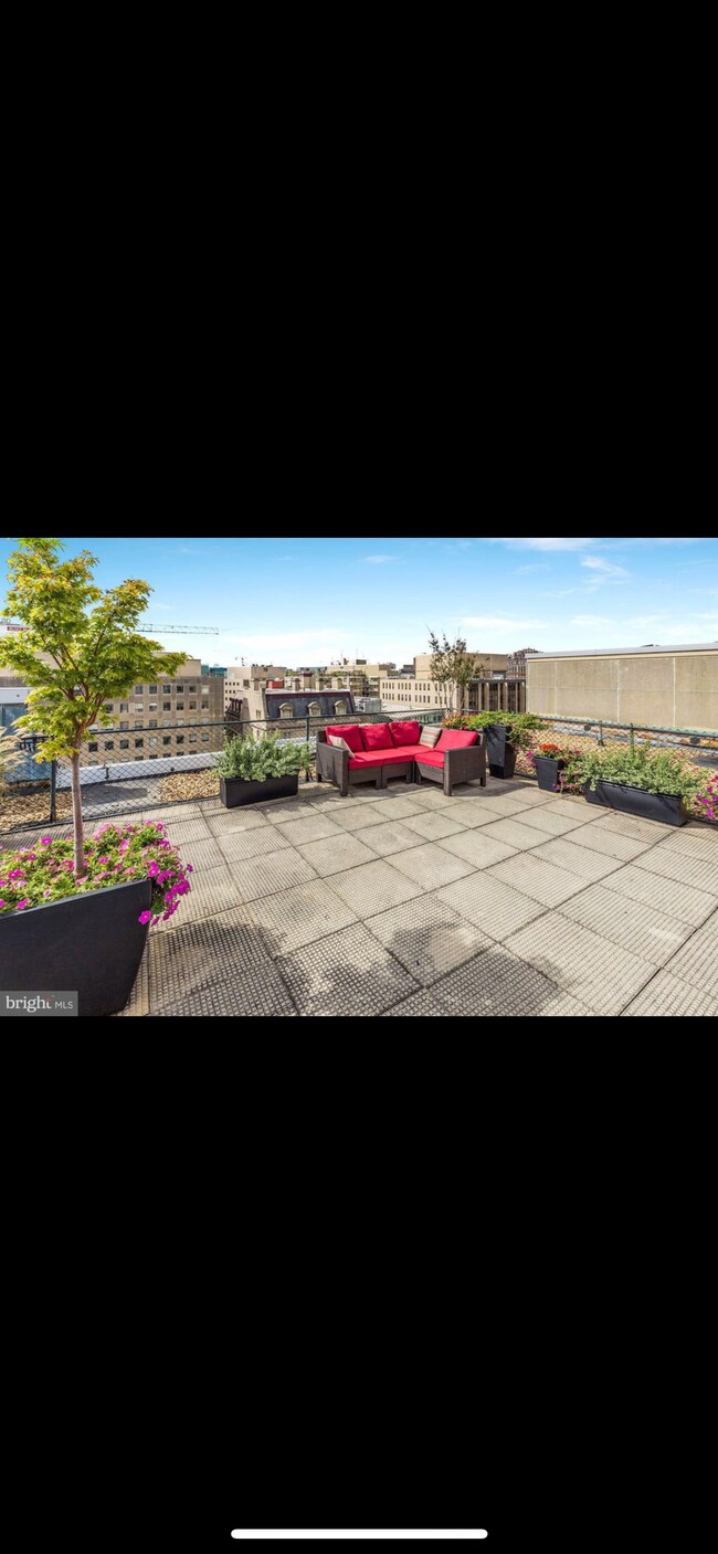 Building Photo - 1727 Massachusetts Ave NW